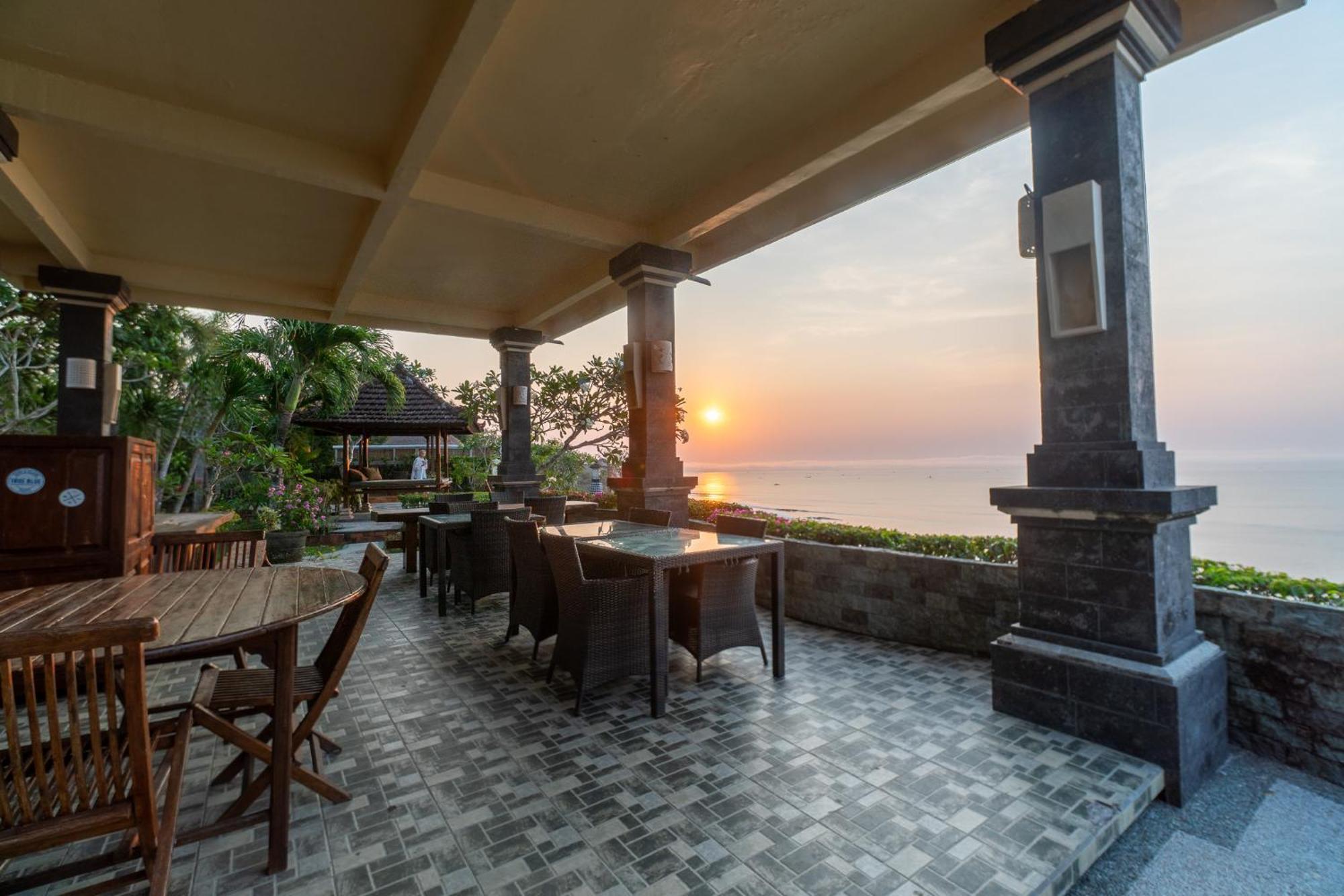 Kembang Kuning Hotel Uluwatu Buitenkant foto